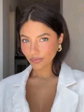 Heaven Mayhem MINI KNOT EARRINGS NWB Retail $90 Gold-maria